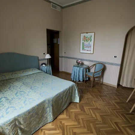 Giglio Hotell 3*